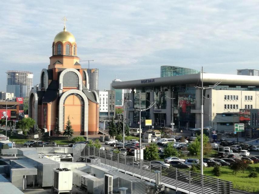 Apartment Near Train Station And Close To City Center Kiev Buitenkant foto