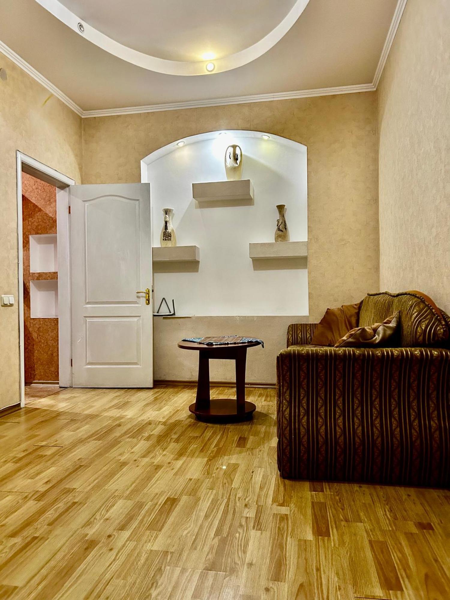 Apartment Near Train Station And Close To City Center Kiev Buitenkant foto