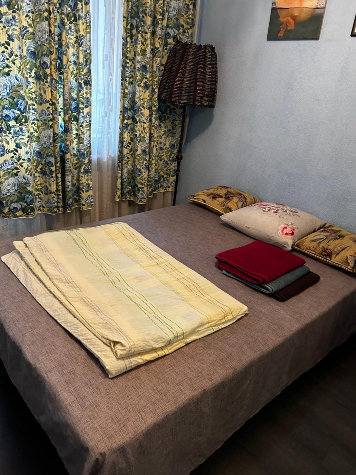 Apartment Near Train Station And Close To City Center Kiev Buitenkant foto
