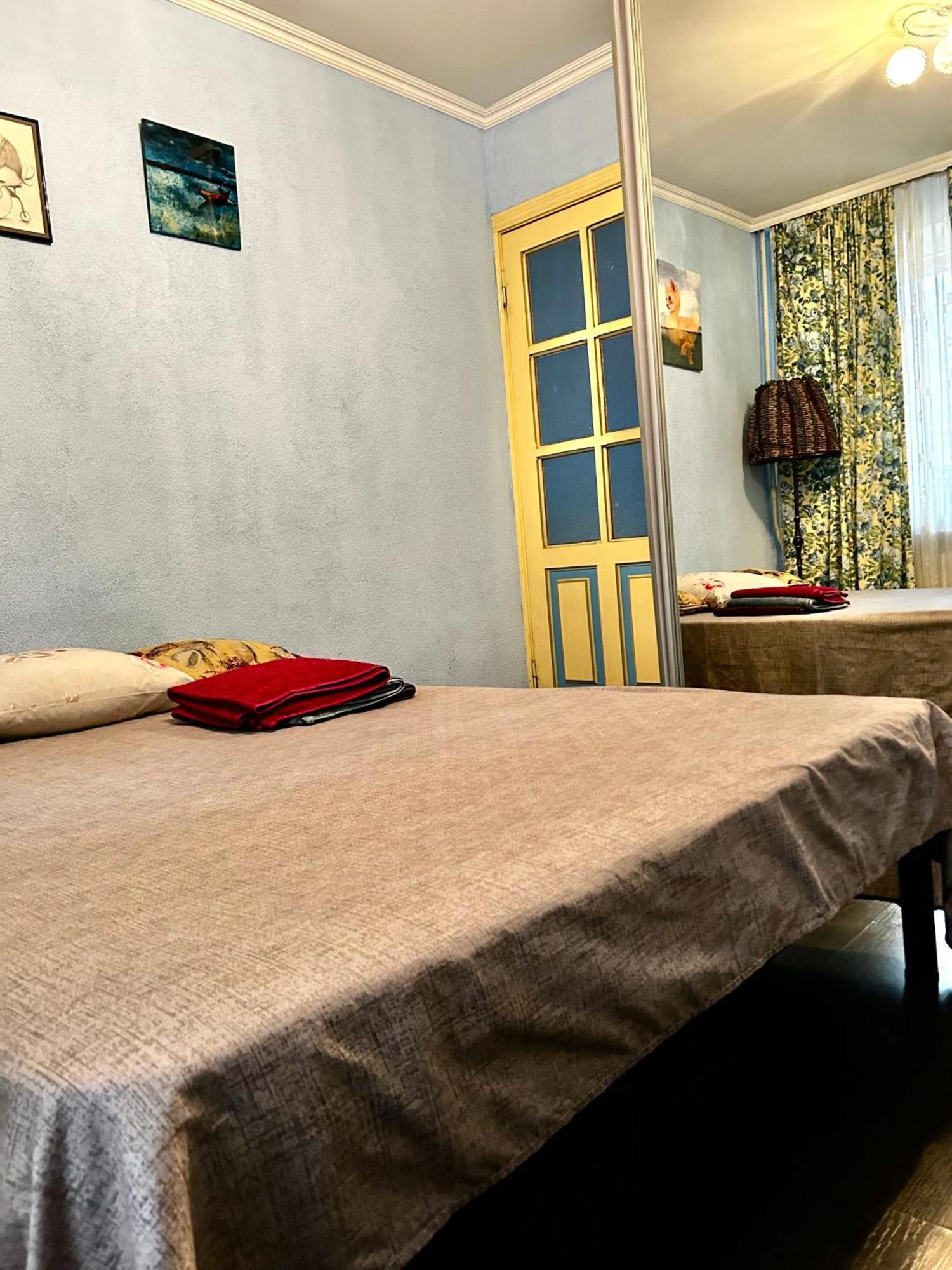 Apartment Near Train Station And Close To City Center Kiev Buitenkant foto